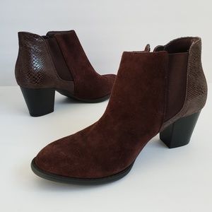 Vionic brown ankle boots